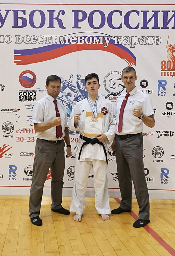 Один боец - две медали